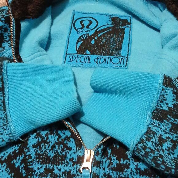 Lululemon Special Edition Fair Isle Snowflake Scuba Hoodie - Picture 4 of 5